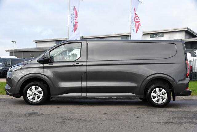 Ford E-Transit Cust. 340 L2H1 Limited 65 kWh DEMO, Virtual, Adaptieve Cruise, Camera, Carplay, Stoelverwarming, LED, 218pk, NAVI, Uniek!