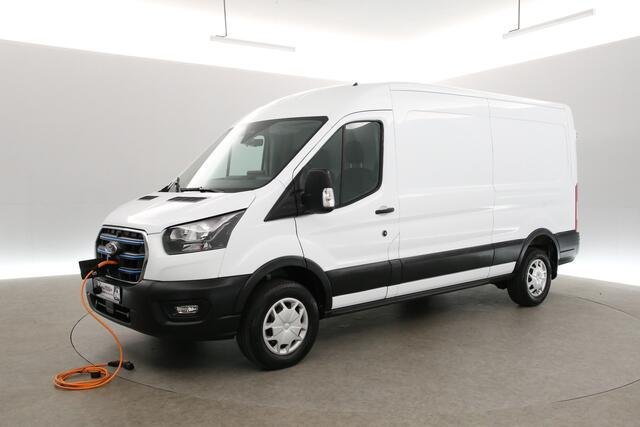Ford E-Transit L3H2 Trend 89 kWh | 4,25 T + B-Rijbewijs | SOH 96% | Snelladen | Airco | Camera | Cruise | 3-Zits | Carplay | Stoelverw. | Parkeersens.