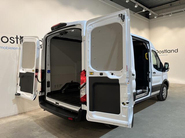 Ford E-Transit 350 L2H2 Trend 68 kWh / 100% Elektrisch !! / Airco / Cruise Control / CarPlay / Camera / Navigatie / 3-Zits / 10.000 KM !!