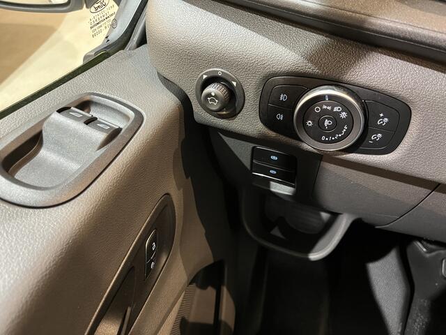 Ford E-Transit 350 L2H2 Trend 68 kWh / 100% Elektrisch !! / Airco / Cruise Control / CarPlay / Camera / Navigatie / 3-Zits / 12.200 KM !!