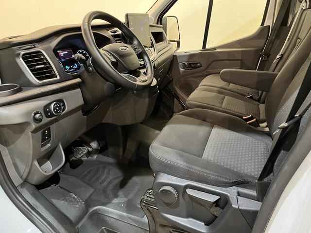 Ford E-Transit 350 L2H2 Trend 68 kWh / 100% Elektrisch !! / Airco / Cruise Control / CarPlay / Camera / Navigatie / 3-Zits / 5.300 KM !!