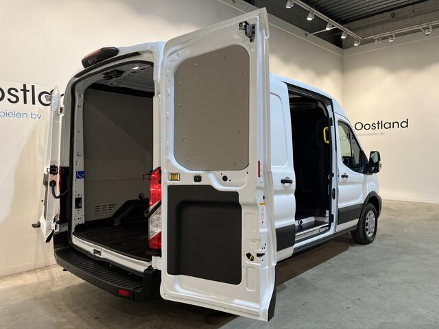 Ford E-Transit 350 L2H2 Trend 68 kWh / 100% Elektrisch !! / Airco / Cruise Control / CarPlay / Camera / Navigatie / 3-Zits / 6.500 KM !!