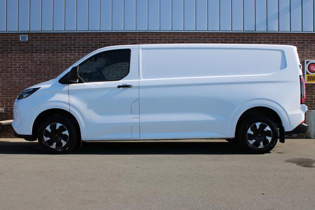 Ford E-Transit Cust. 320 L2H1 Trend 65 kWh |CAMERA|LED|STUUR+STOELVERWARMING|