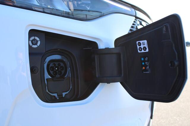 Ford E-Transit Cust. 320 L2H1 Trend 65 kWh |CAMERA|LED|STUUR+STOELVERWARMING|