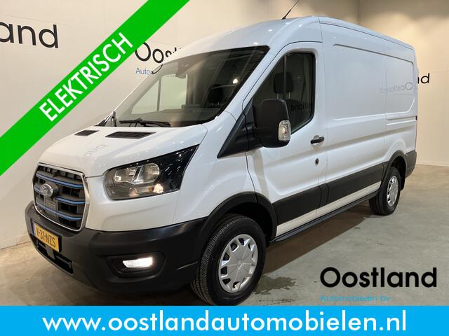 Ford E-Transit 390 (3500 kg) L2H2 Trend 68 kWh / 100% Elektrisch !! / Airco / Cruise Control / CarPlay / Camera / Navigatie / 3-Zits / 13.850 KM !!