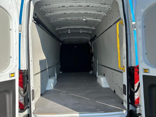Ford E-Transit 350 L4H3 Trend 68 kWh 184pk Achteruitrijcamera | Stoelverwarming | Apple Carplay/Android auto | SYNC 4