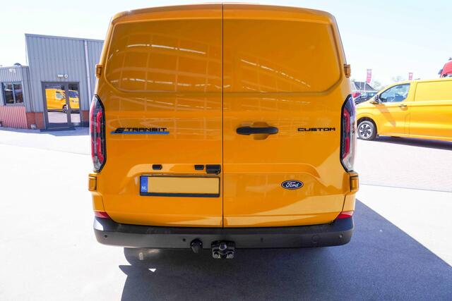 Ford E-Transit Cust. 320 L2H1 136PK Trend 65 kWh Automaat nr. V114 | Airco | Cruise | Camera | Apple CP| Trekhaak 8 STUKS