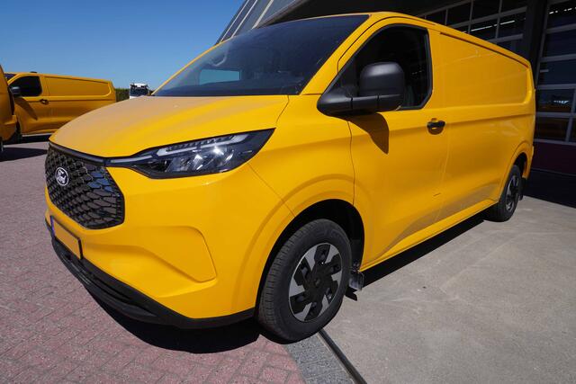 Ford E-Transit Cust. 320 L2H1 136PK Trend 65 kWh Automaat Airco | Cruise | Camera | Apple CP| Trekhaak 8 STUKS