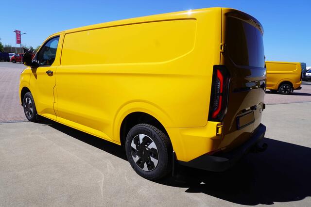 Ford E-Transit Cust. 320 L2H1 136PK Trend 65 kWh Automaat nr. V125 | Airco | Cruise | Camera | Apple CP| Trekhaak 8 STUKS