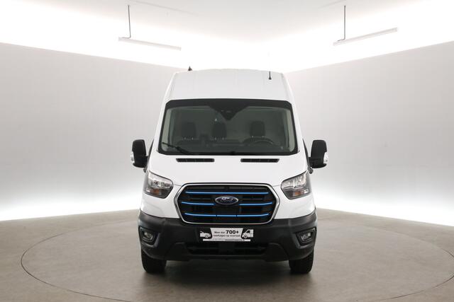 Ford E-Transit 68 kWh L2H3 | Snelladen | SOH 97% | Clima | 360° Camera | Cruise | 3 Zits | Carplay | Navi