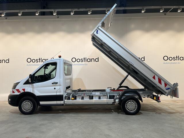 Ford E-Transit 350 L3H1 Trend 68 kWh RWD Kipper / Tipper / 100% Elektrisch / Airco / Cruise Control / Camera / CarPlay / Navigatie / 3-Zits / 1.450 KM !! RIJKLAAR !!
