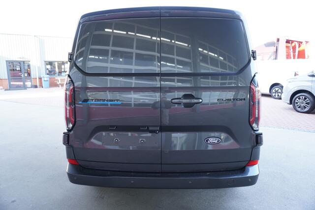 Ford E-Transit Cust. 320 L2H1 Limited 71 kWh 160KW/180PK Dubbelcab. Automaat nr. V085 | Airco | Adap.Cruise | Navi | 360 Camera | Schuifdeur L+R