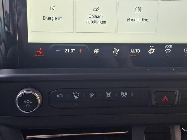 Ford E-Transit Cust. 340 L2H1 Limited 71 kWh | Navigatie/Android/Apple Carplay | LM Velgen 17" | Verwarmde Voorstoelen/Stuur/Voorruit | PDC Voor en Achter + Achteruitrijcamera | Cruise Control | Airco |