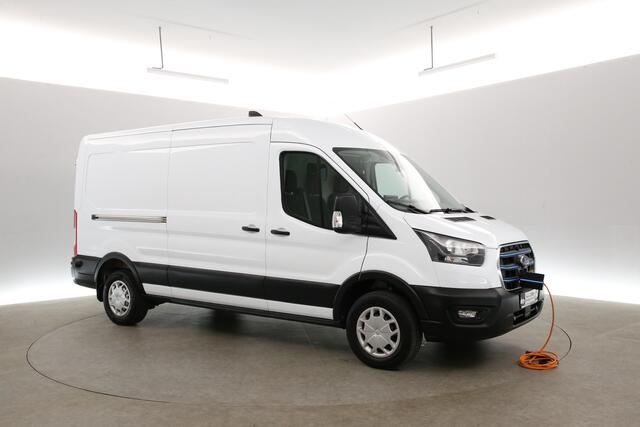 Ford E-Transit L3H2 68 kWh | Snelladen | SOH 93% | Camera | Clima | Cruise | 2xSchuifdeur | 3 Zits | Carplay