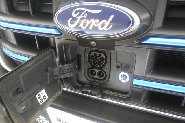 Ford E-Transit L3H2 68 kWh | Snelladen | SOH 96% | 360° Camera | Clima | 3 Zits | Cruise | Carplay | Parkeersens.