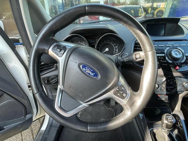 Ford ECOSPORT 1.0 EcoBoost Titanium 125pk Trekhaak | Stoelverwarming | SONY Audio | Climate Control | Cruise control