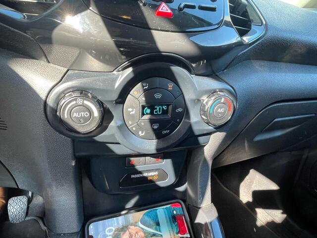 Ford ECOSPORT 1.0 EcoBoost Titanium 125pk Trekhaak | Stoelverwarming | SONY Audio | Climate Control | Cruise control