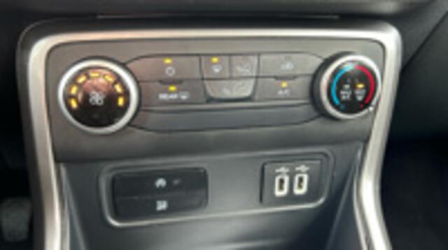 Ford ECOSPORT Ford Ecosport 1.0 ECOBOOST S/S 100HK KOEL EN VERBIND SUV