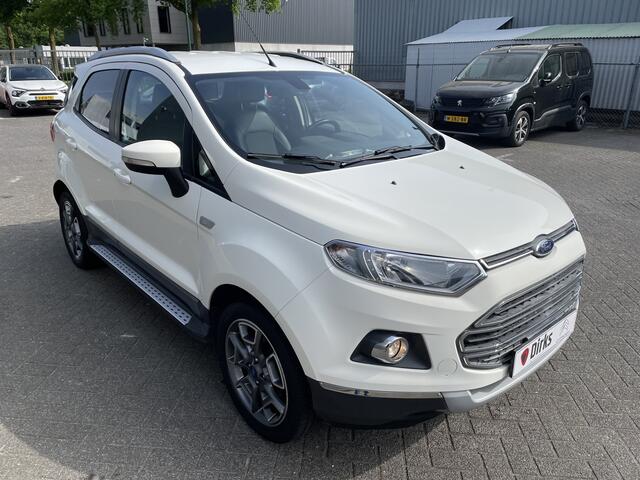 Ford ECOSPORT 125pk Titanium (Trekhaak - Navigatie - Automatische Airco - Keyless Entry - Treeplanken - 17"- Parkeersensoren)