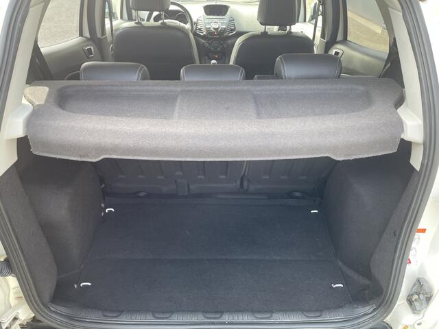 Ford ECOSPORT 125pk Titanium (Trekhaak - Navigatie - Automatische Airco - Keyless Entry - Treeplanken - 17"- Parkeersensoren)