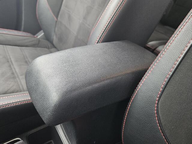 Ford ECOSPORT 1.0 EcoBoost ST-Line / Dealer Onderhouden / All Season Banden / B&O Premium Audio / Alcantara Bekleding / Stoel & Stuurverwarming / Voorruit Verwarming / Achteruitrijcamera / Navigatie / Apple Carplay & Android Auto / Parkeersensoren / Climate Control /