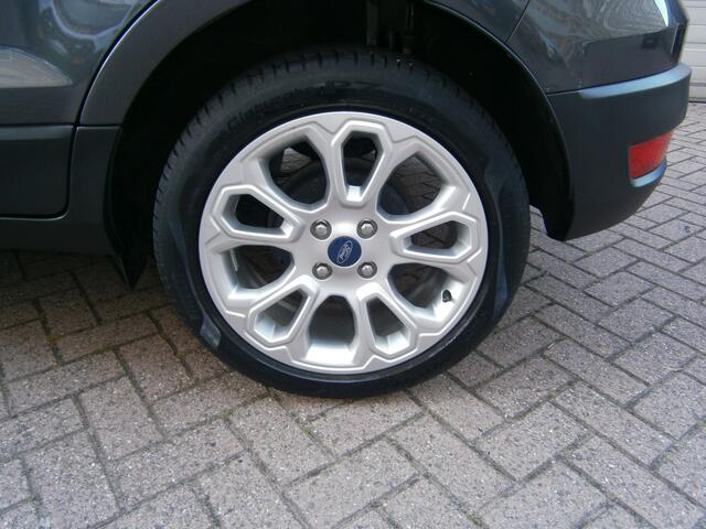 Ford ECOSPORT 1.0 EB Titanium, Navigatie, Keyless, etc.