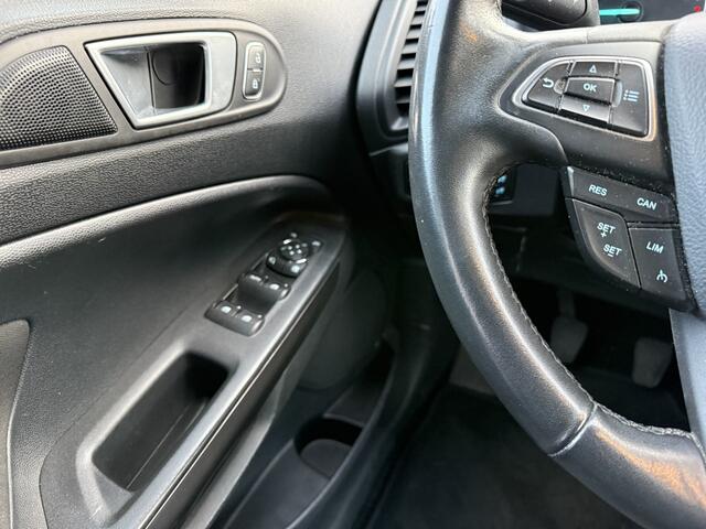 Ford ECOSPORT 125pk EB Trend Ultimate, Trekhaak | Navi & CarPlay | Airco