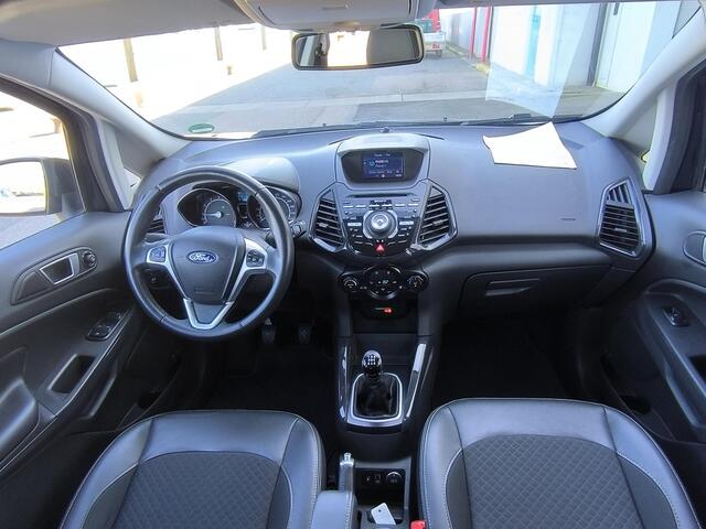 Ford ECOSPORT 1.0 EcoBoost Titanium 125PK, Trekhaak, All season banden, climate + cruise control, Sony Audio, Navi, parkdistance, keyles entry.