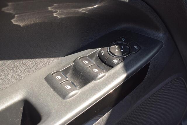 Ford ECOSPORT 1.0 EcoBoost ST-Line Two-Tone, Airco, Navi, Cruise, B&O Audio, Camera, Km 23000 !!