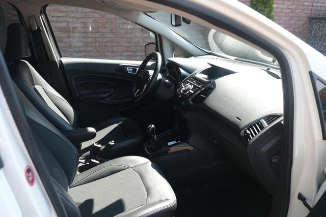 Ford ECOSPORT 1.0 EcoBoost 125pk Titanium S | Navi | Climate | Cruise | Keyless | Camera | Winter Pakket | Trekhaak