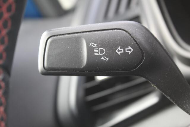 Ford ECOSPORT 1.0 EcoBoost ST-Line , 125pk , Mooie Hoogzitter Climate control , Cruise control , Achteruitrijcamera Stoel,Stuur en Voorruitverwarming , Bluetooth , Navigatie