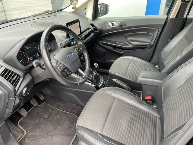 Ford ECOSPORT EcoBoost Titanium 125PK | Trekhaak | all season | Clima | Navi | Apple/Android auto |