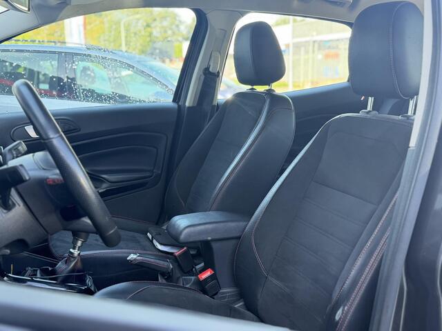 Ford ECOSPORT 1.0 EcoBoost ST-Line Black - Navigatie - Apple Carplay/Android Auto - Cruise Control - Trekhaak