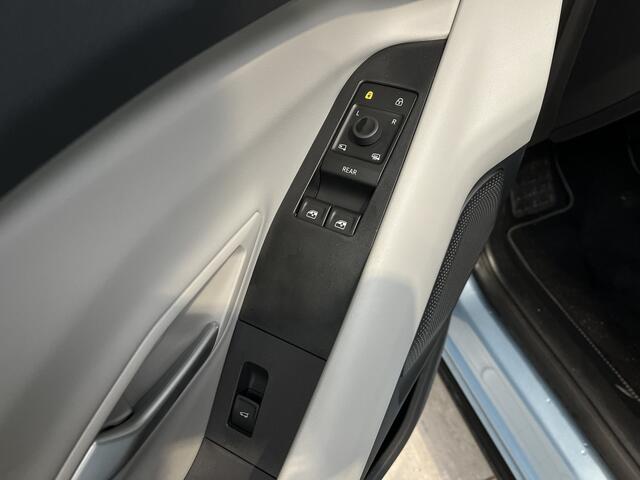 Ford EXPLORER EV Extended Range RWD 286 pk 77 kWh | Warmtepomp | Driver assistance pack | Elektrische stoel met geheugen | Adaptieve cruise | Garantie tm 2029!