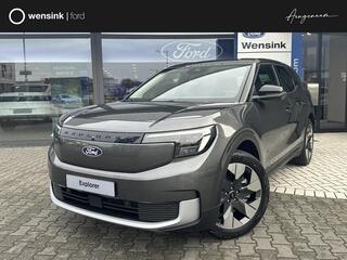 ford-explorer-premium-extended-rang