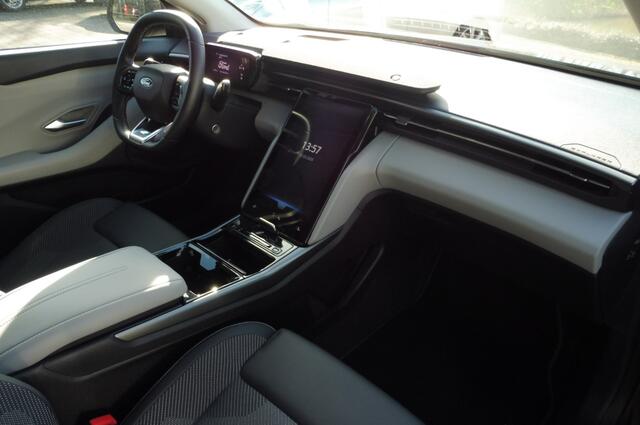 Ford EXPLORER Extended Range RWD 77 kWh 286pk Camera v+a WinterPack SeatPack Dr.assPack