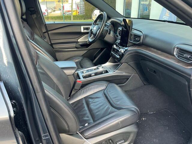 Ford EXPLORER 3.0 V6 EcoBoost PHEV Platinum 457pk | 7 persoons | Trekhaak | Panoramadak | BTW verrekenbaar | Adaptieve Cruise | Lederen bekleding | Stoelverwarming