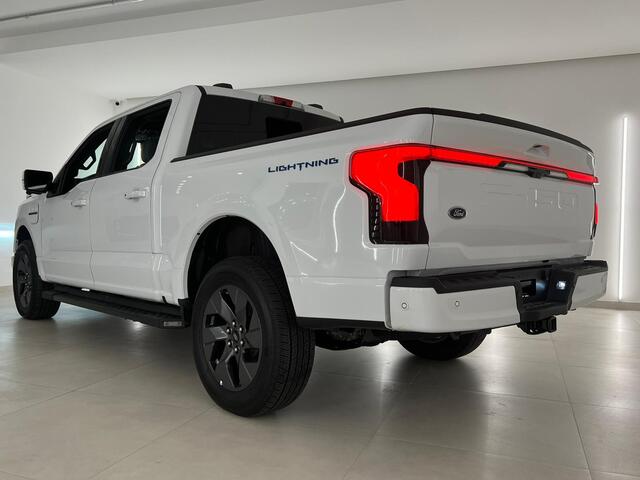 Ford F-150 LIGHTNING Lariat STD