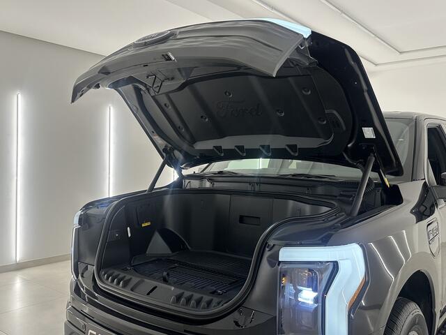 Ford F-150 Lightning Lariat Standard Range