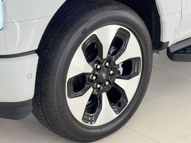 Ford F-150 LIGHTNING Platinum Extended Range