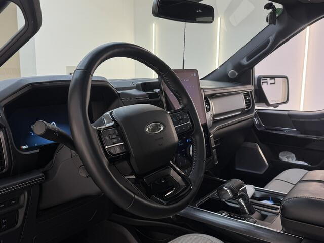 Ford F-150 LIGHTNING Platinum Extended Range