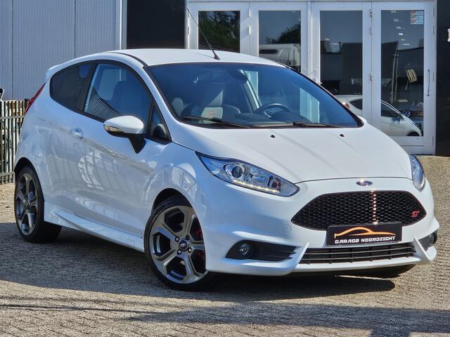 Ford FIESTA 1.6 ST2 184PK NAVIGATIE|KEYLESS GO|GETINT GLAS|HALF/LEDER|STOELVERWARMING|BLUE TOOTH TELEFONIE|STOELVERWARMING|PDC ACHTER|17 INCH Maandag tot Vrijdag geopend van 09.00 tot 20.00 uur en Zaterdag van 09.00 tot 18.00 uur