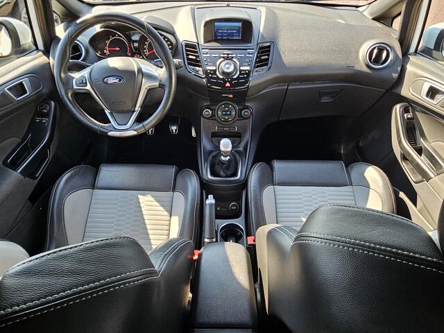 Ford FIESTA 1.6 ST2 184PK NAVIGATIE|KEYLESS GO|GETINT GLAS|HALF/LEDER|STOELVERWARMING|BLUE TOOTH TELEFONIE|STOELVERWARMING|PDC ACHTER|17 INCH Maandag tot Vrijdag geopend van 09.00 tot 20.00 uur en Zaterdag van 09.00 tot 18.00 uur
