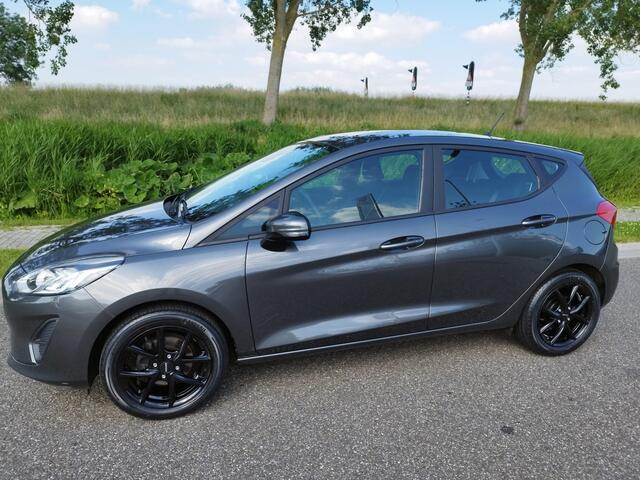 Ford FIESTA 1.1 Cool en Sound ** Airco ** 74.974 km ** Bluetooth ** 16 inch LM velgen