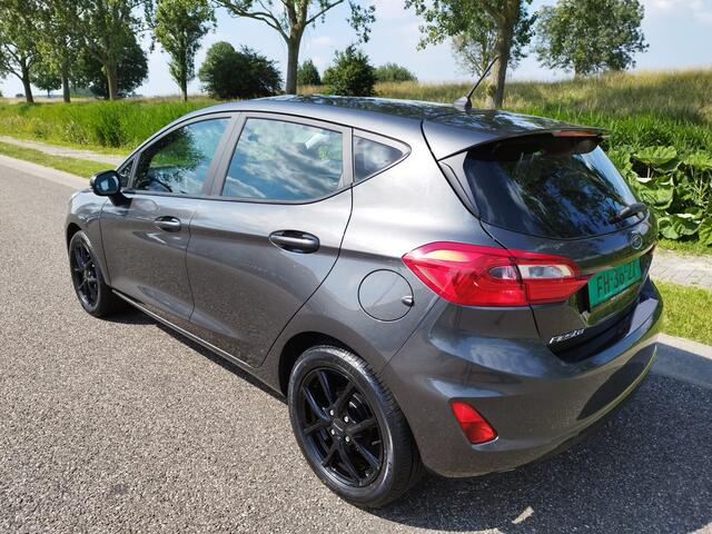 Ford FIESTA 1.1 Cool en Sound ** Airco ** 74.974 km ** Bluetooth ** 16 inch LM velgen