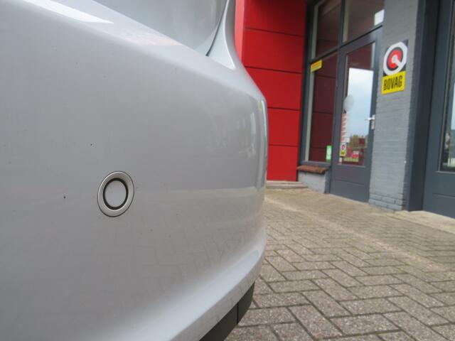 Ford FIESTA 1.0 EcoBoost Hybrid Titanium | Clima-Airco | Android Auto | Parkeersensoren | Incl. BOVAG Garantie | DAB+ | Navigatiesysteem | Bluetooth |