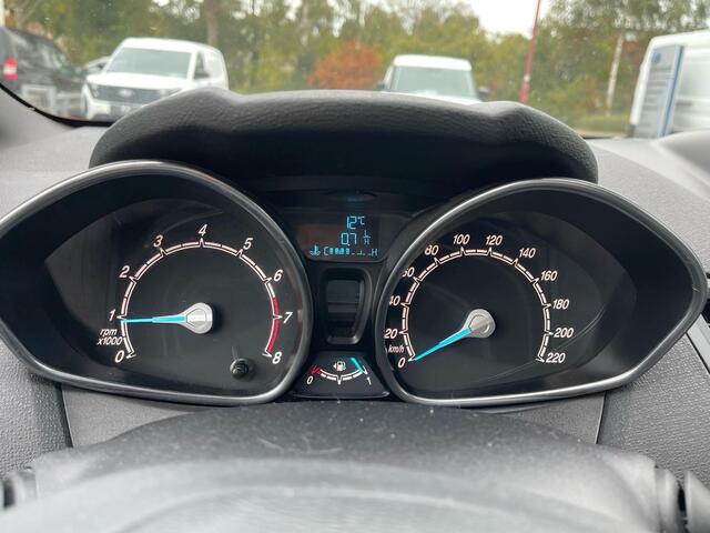 Ford FIESTA 1.0 EcoBoost ST Line 100pk | Trekhaak | Achterspoiler | Navigatie | Voorruit verwarming | Dealer onderhouden