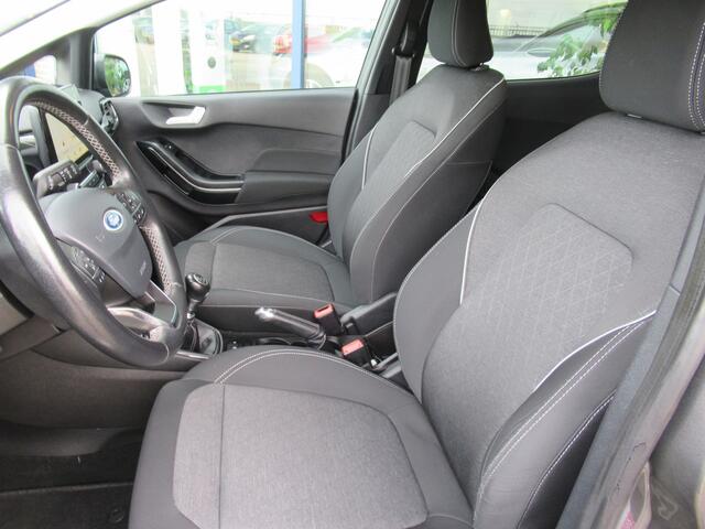 Ford FIESTA 1.0 EcoBoost Active Trekhaak / Apple Carplay + Android Auto / Trekhaak / Climate control / Parkeersensoren / 17" Velgen