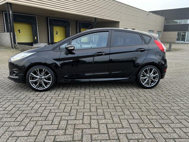Ford FIESTA 1.0 EcoBoost ST Line [ fm navi,ecc,17``lmv,cruise,trekhaak ]