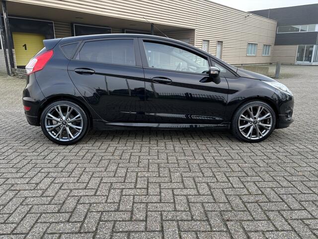 Ford FIESTA 1.0 EcoBoost ST Line [ fm navi,ecc,17``lmv,cruise,trekhaak ]